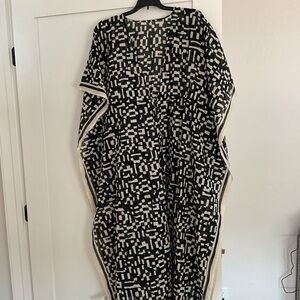 Banana Republic Black and White Swim Coverup